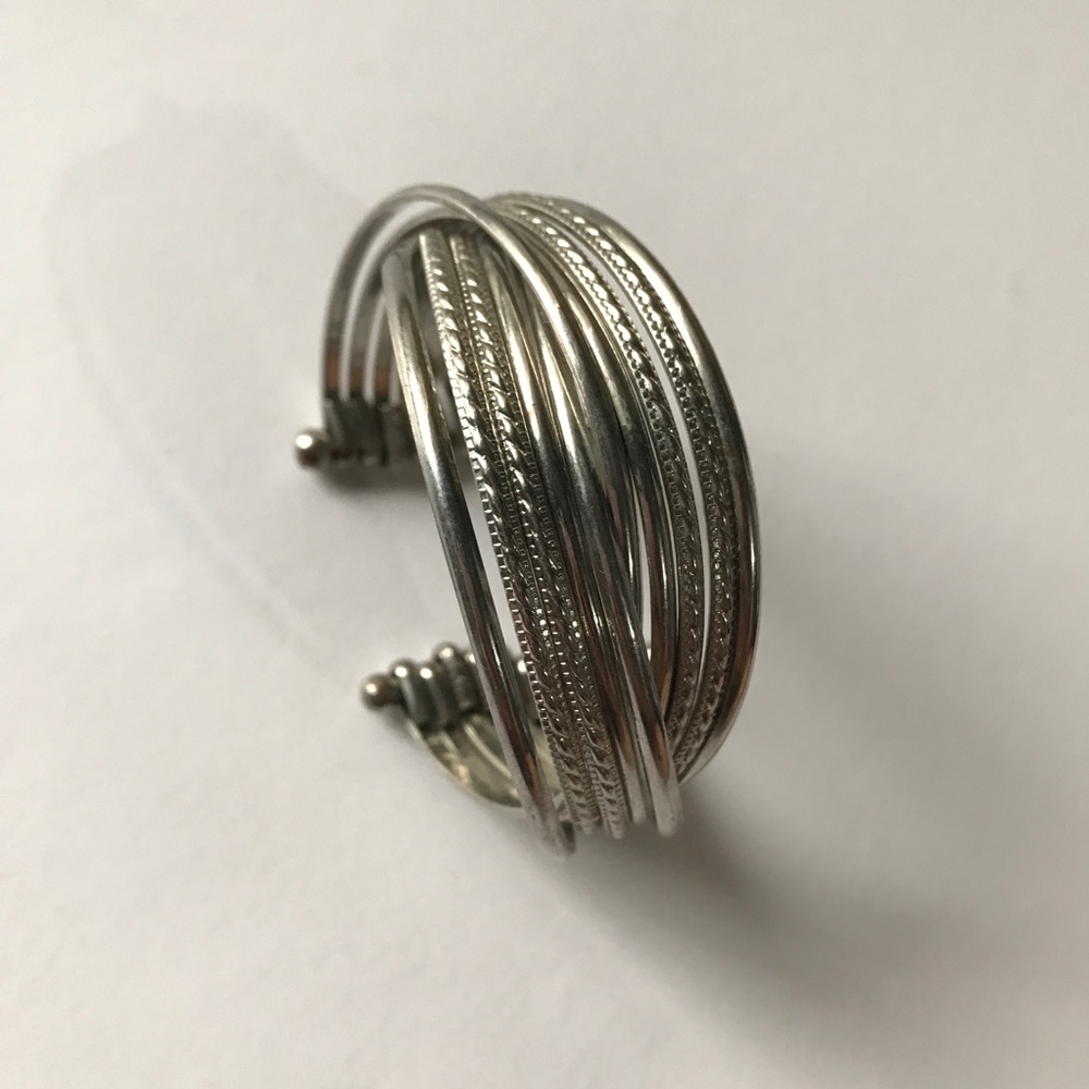 Silver bangle - Picture 2 of 2